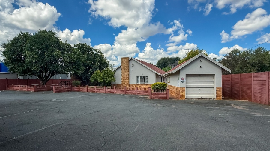 Commercial Property for Sale in Adamayview North West